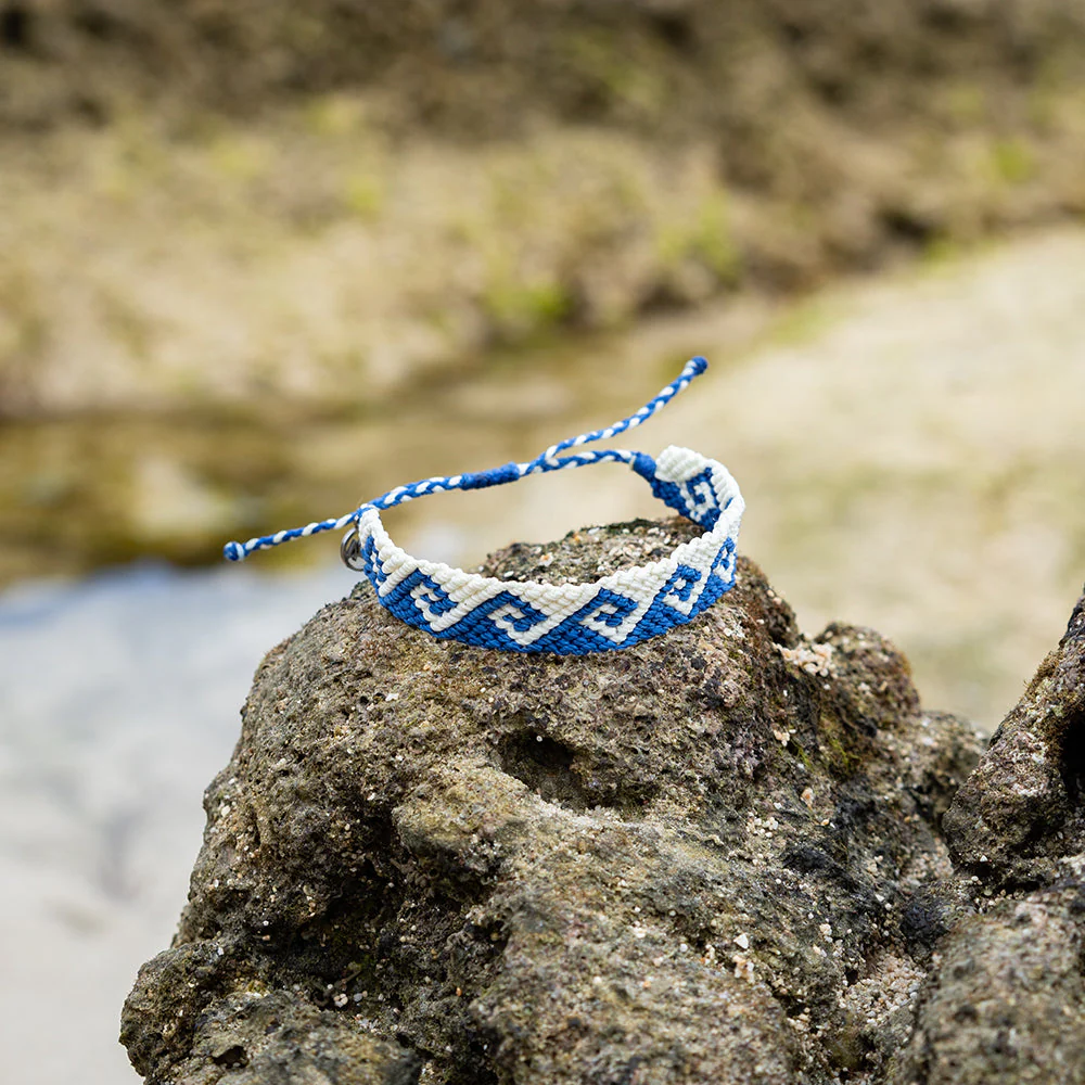 4ocean Glow-in-the-Dark Deep Sea Wave Bracelet - Image 7