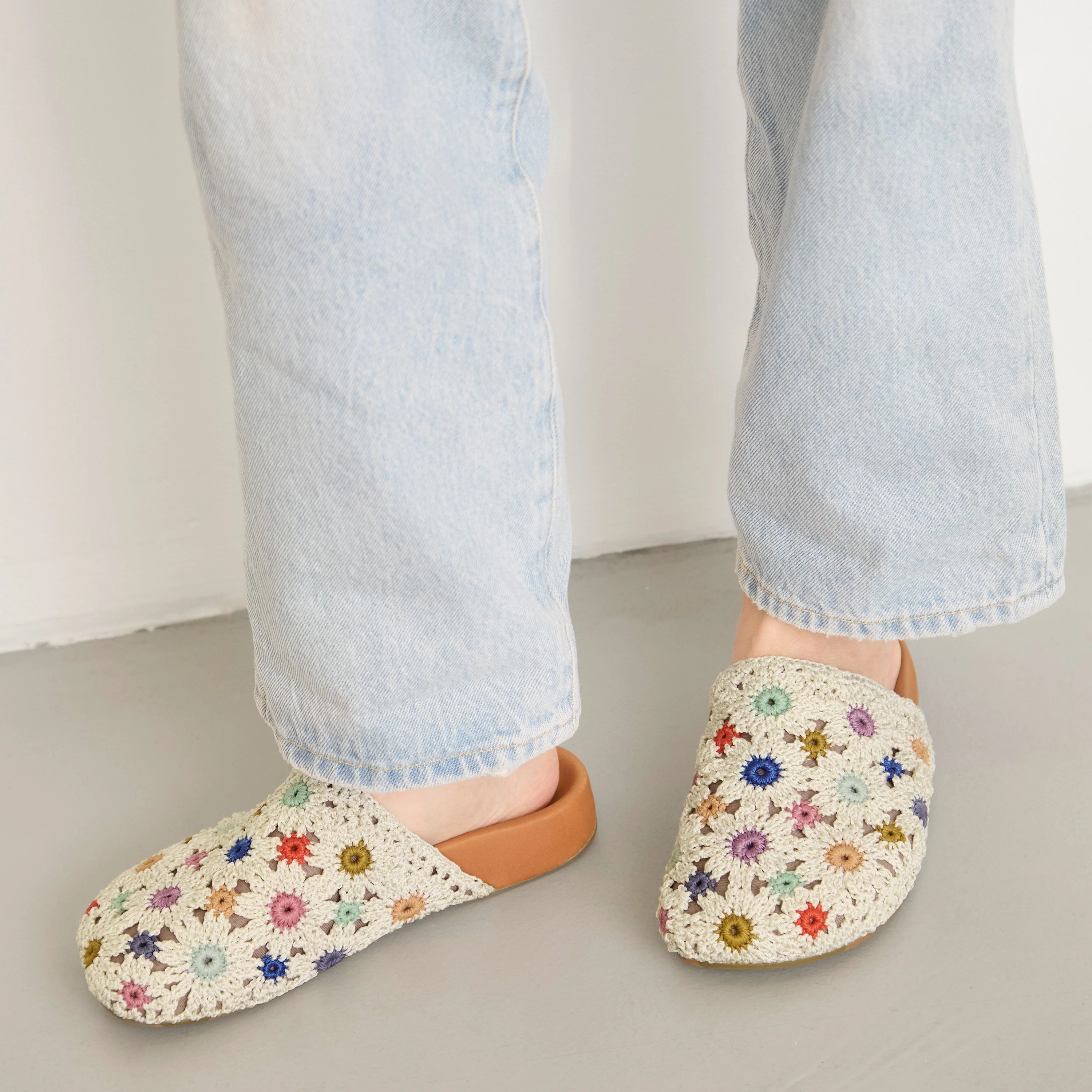 Bolinas Clog - Hand Crochet - Natural Multi Flowers - Image 3